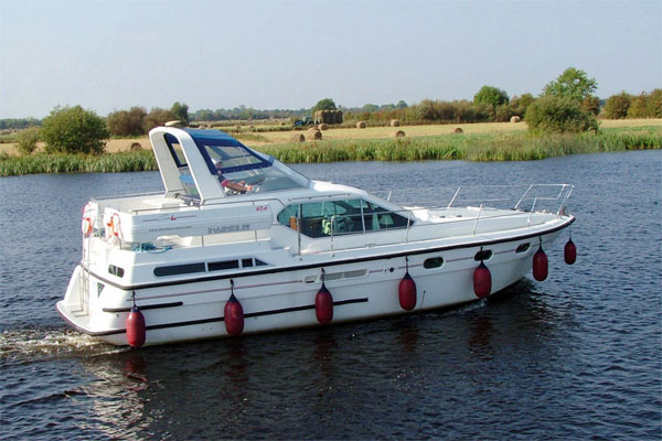 Cruisers for hire on the Shannon River - Silver Legend