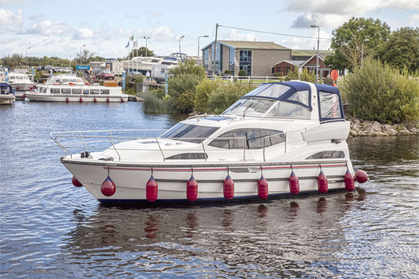 Cruisers for hire on the Shannon River - Silver Shadow