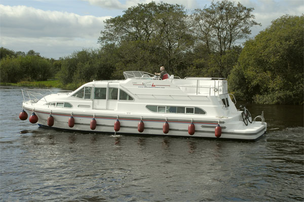 Cruisers for hire on the Shannon River - Silver Spirit