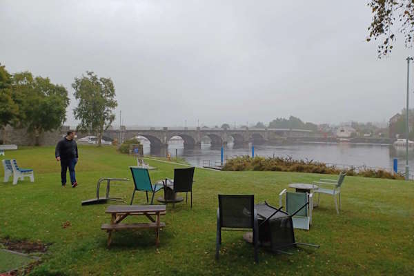 A misty September morning on the Shannon