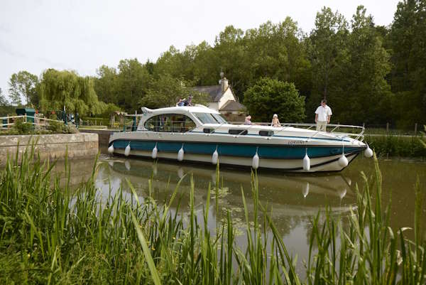 The Galway Octo 8+2 berth cruiser.