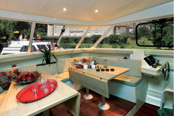 Saloon on the Vision 3 Hire Cruiser