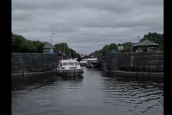Cruising video of a hire boat leaving a lock on the Shannon.